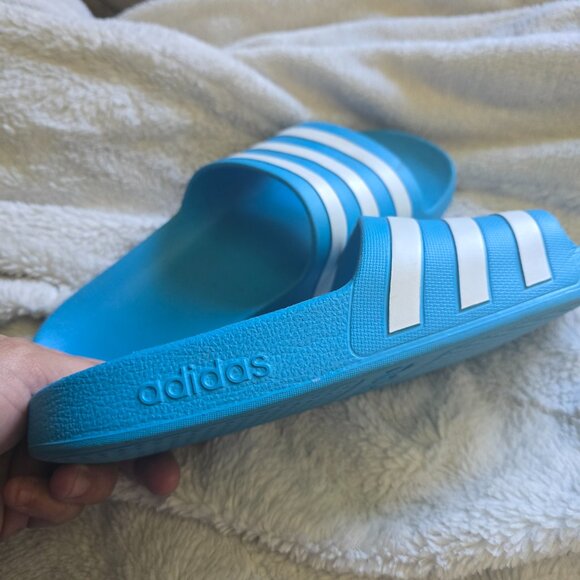 Adaias  slides - Picture 3 of 4